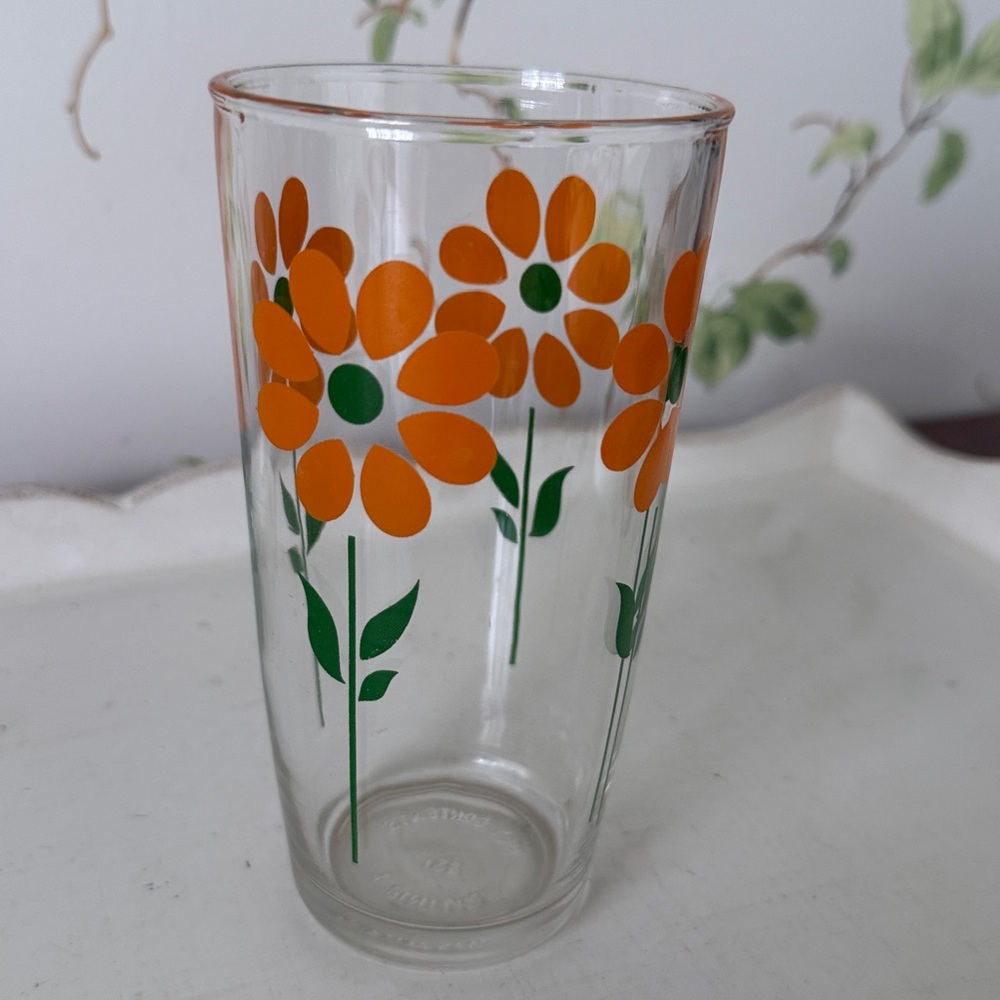 Vintage Hazel-Atlas Orange Daisy Floral Glassware - Tumbler - Sour Cream Glass - Picture 6 of 6